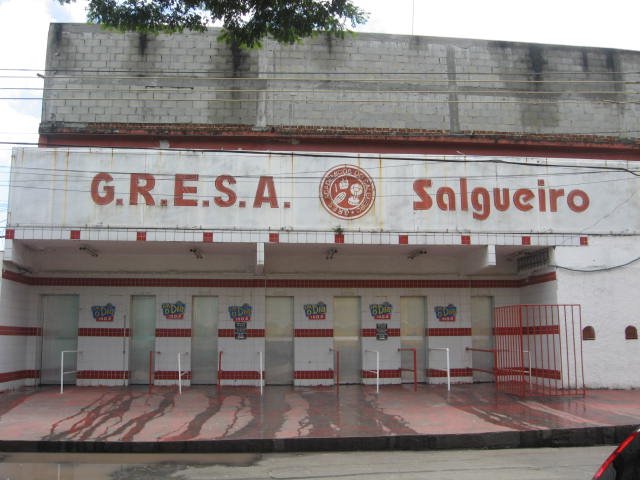 Foto real da sede do Salgueiro na Rua Silva Teles, no Andaraí, Rio de Janeiro