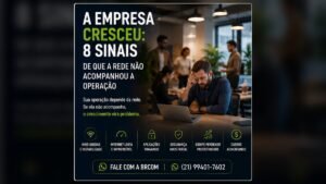 Rack de rede de uma empresa que cresceu, com switches empilhados