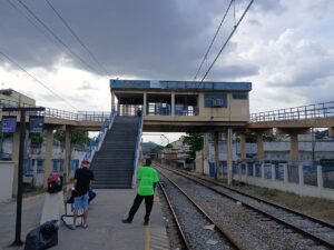 Vista real da estação ferroviária de Pilares na Zona Norte do Rio de Janeiro