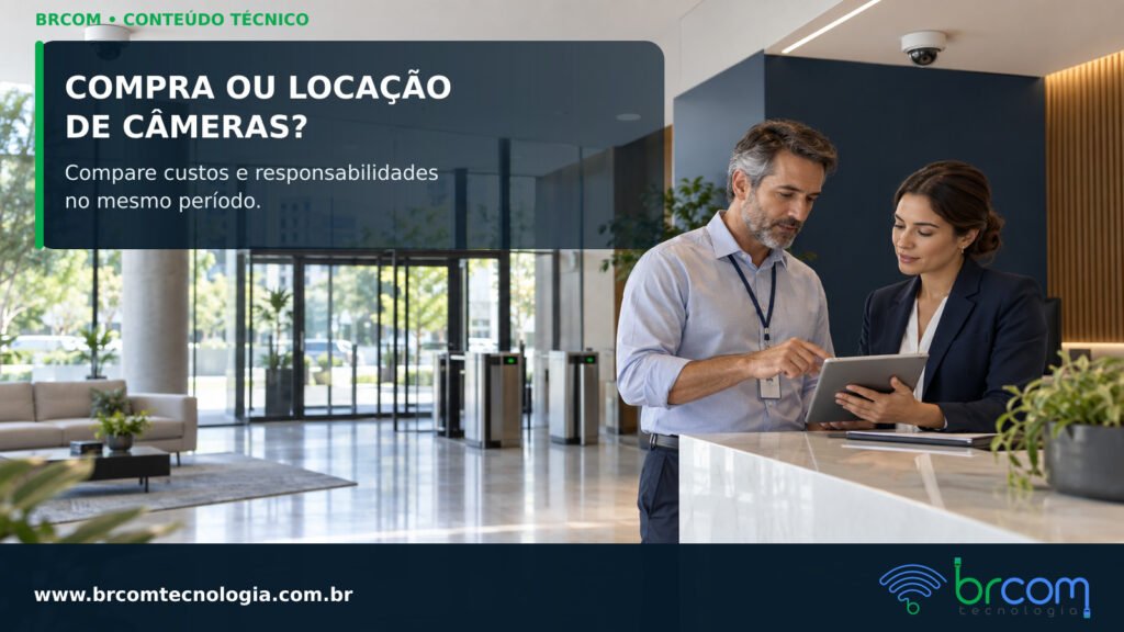 Gestora e consultor analisam proposta de CFTV em recepção empresarial com câmeras instaladas; imagem ilustrativa gerada por IA.